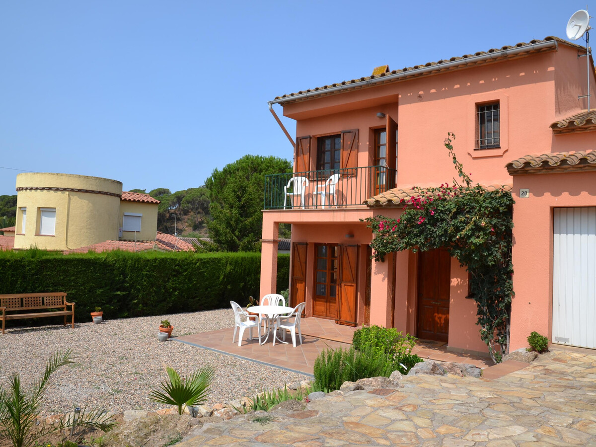 Villa avec Piscine Privée, Jardin Clôturé et Proche Plage- Idéale pour Familles! - Photo 8
