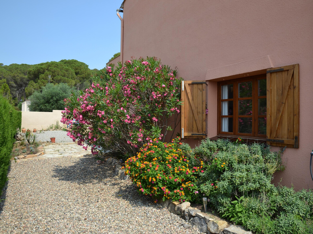 Villa avec Piscine Privée, Jardin Clôturé et Proche Plage- Idéale pour Familles! - Photo 12