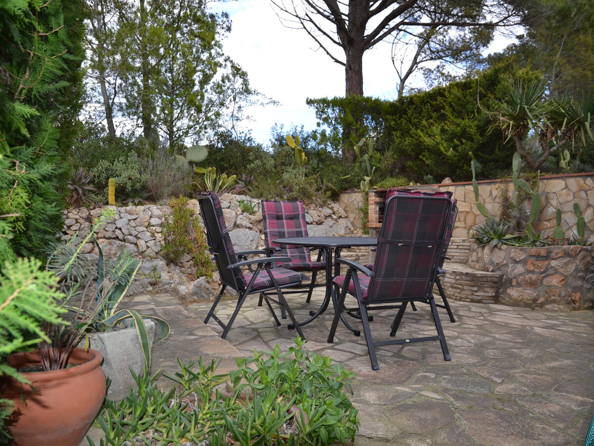 Maison familiale avec jardin et terrasse privée, piscine commune, proche de L'Estartit - Photo 2
