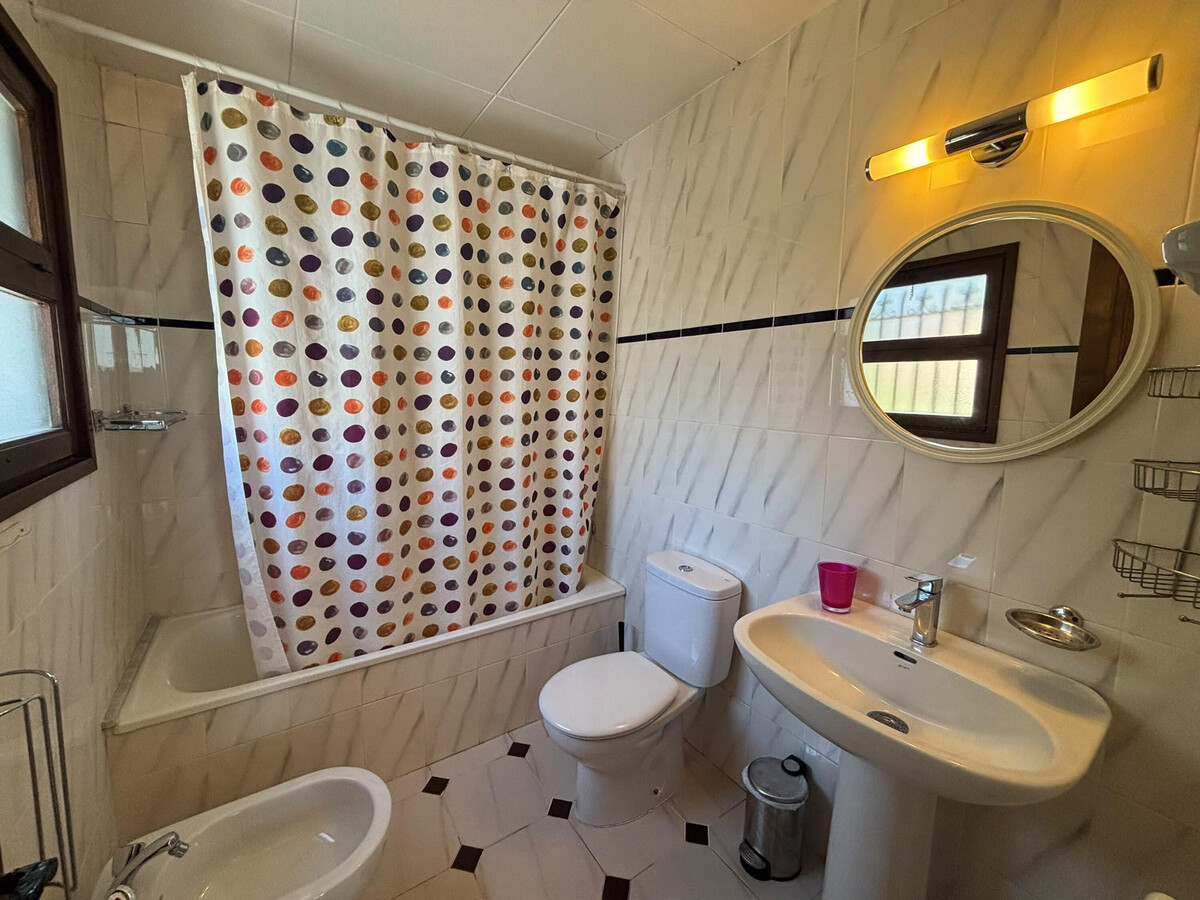 Maison familiale avec jardin et terrasse privée, piscine commune, proche de L'Estartit - Photo 17