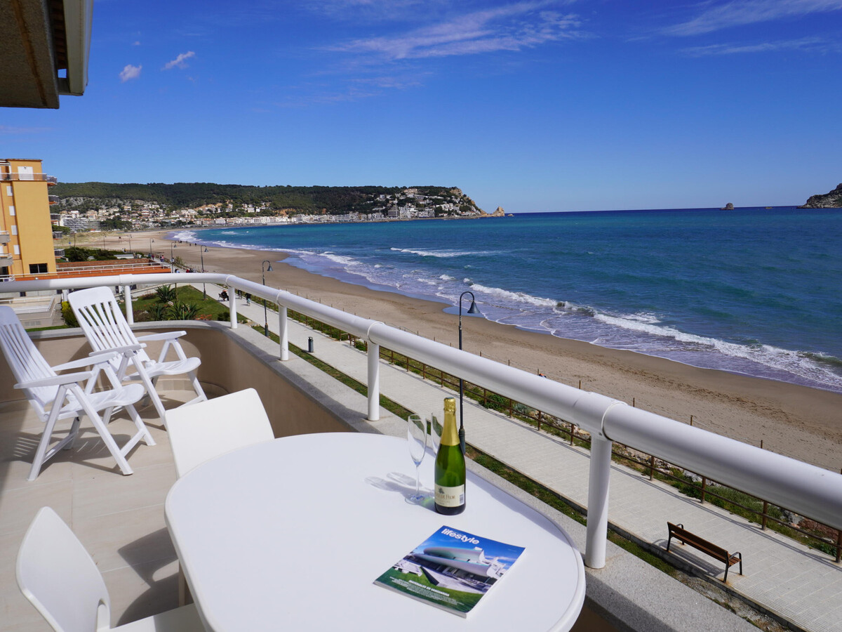 Manureva C : Appartement face à la plage avec piscine - Photo 1