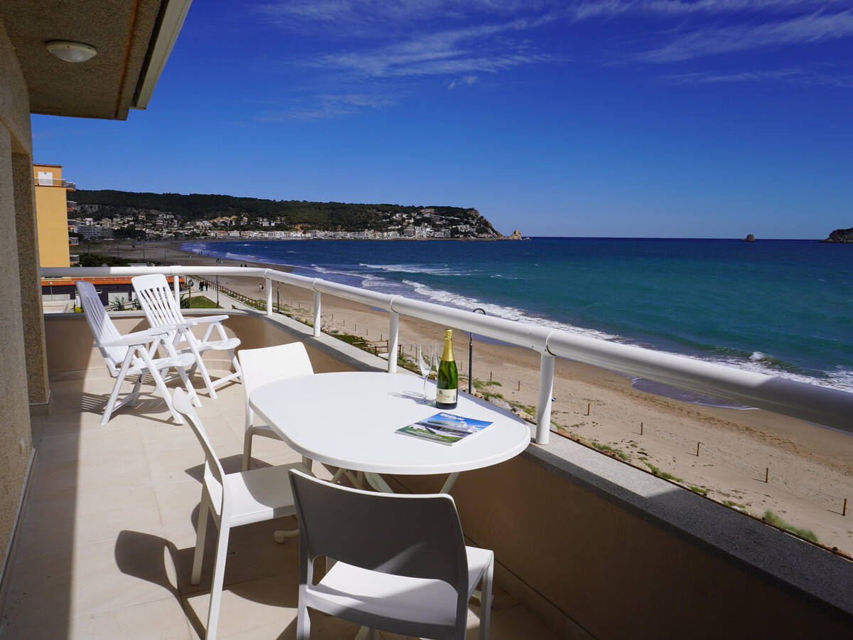 Manureva C : Appartement face à la plage avec piscine - Photo 2