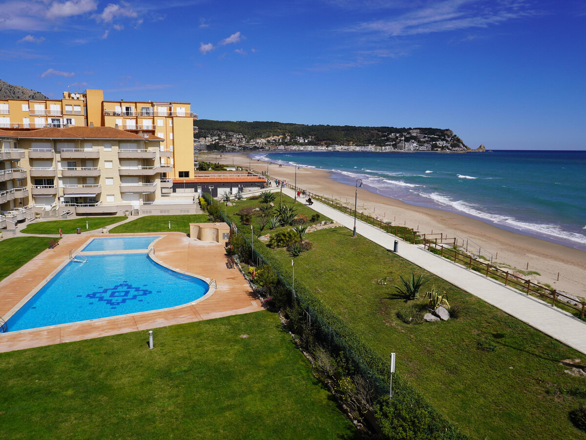 Manureva C : Appartement face à la plage avec piscine - Photo 4