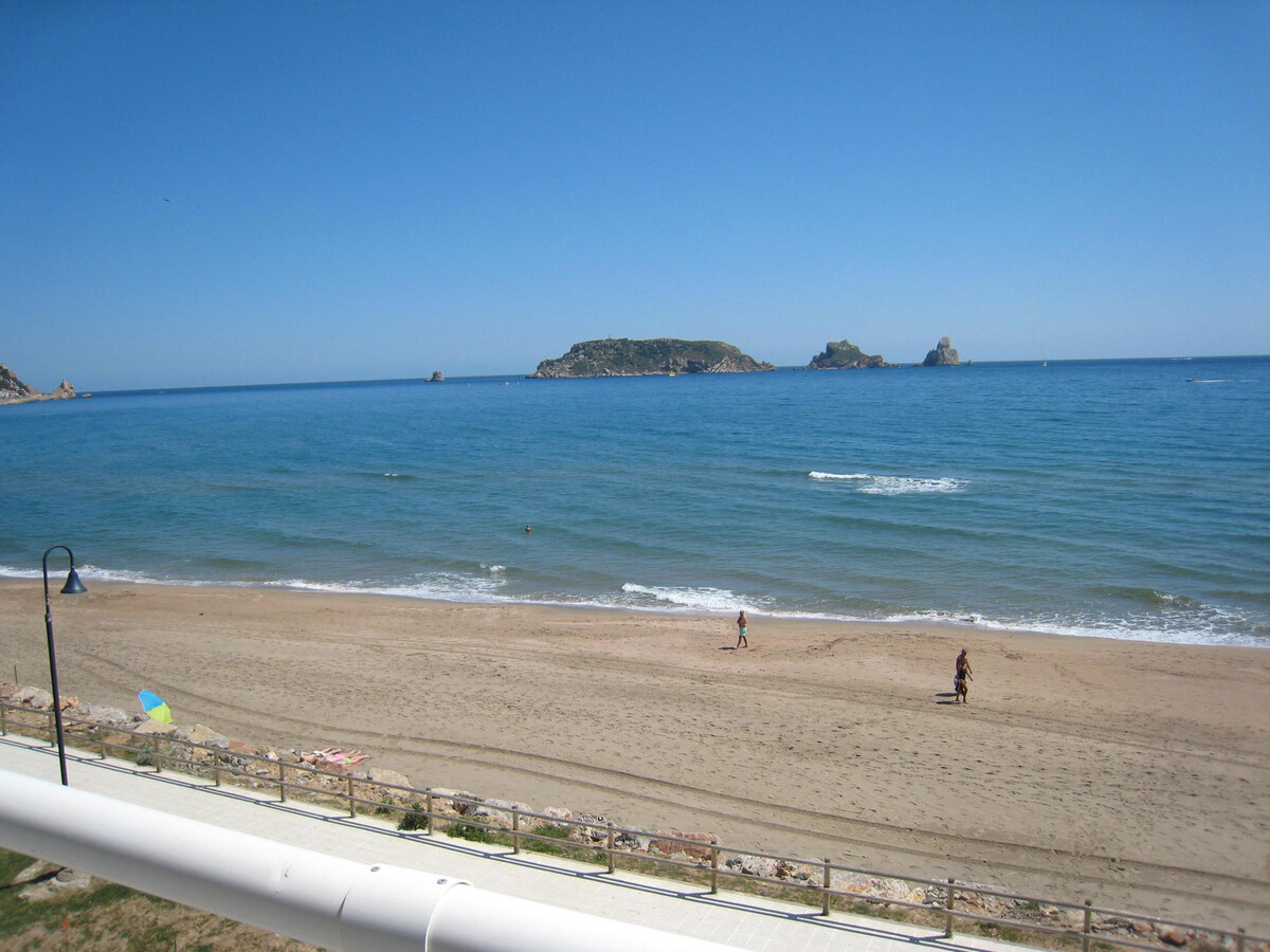 Manureva C : Appartement face à la plage avec piscine - Photo 27