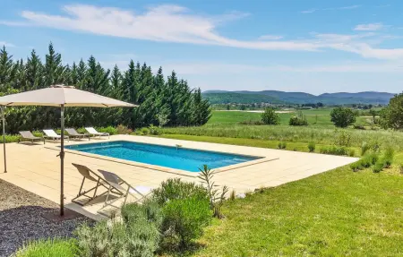 Location maison de vacances à ST JEAN DE MARUEJOLS ET AVEJAN