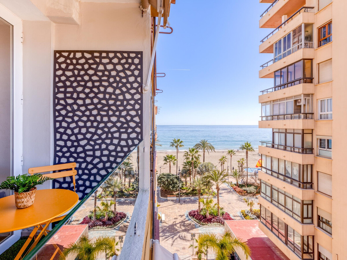 Appartement 2 chambres rénové avec balcon vue mer à Estepona - Photo 1
