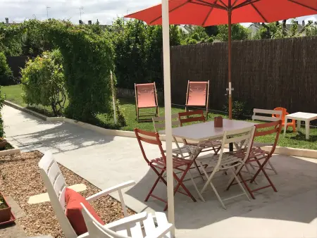 Location gite à Châteauroux, Maison rénovée avec jardin, proche du centre, pour 6 pers, Châteauroux
