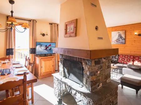 Chalet mitoyen 85 m², cheminée et balcon sud à Val Thorens : photo 2