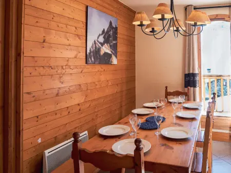 Chalet mitoyen 85 m², cheminée et balcon sud à Val Thorens : photo 3