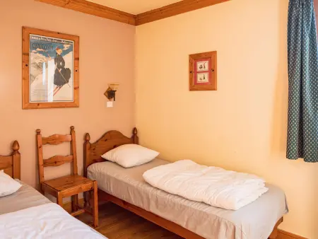 Chalet mitoyen 85 m², cheminée et balcon sud à Val Thorens : photo 6