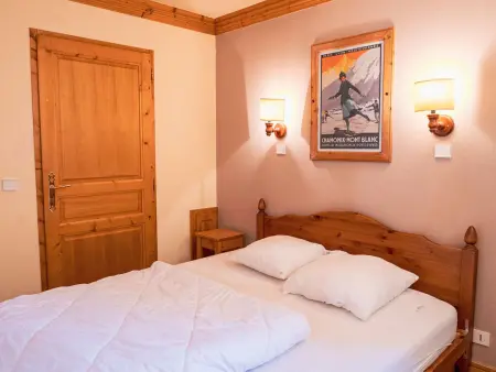 Chalet mitoyen 85 m², cheminée et balcon sud à Val Thorens : photo 8
