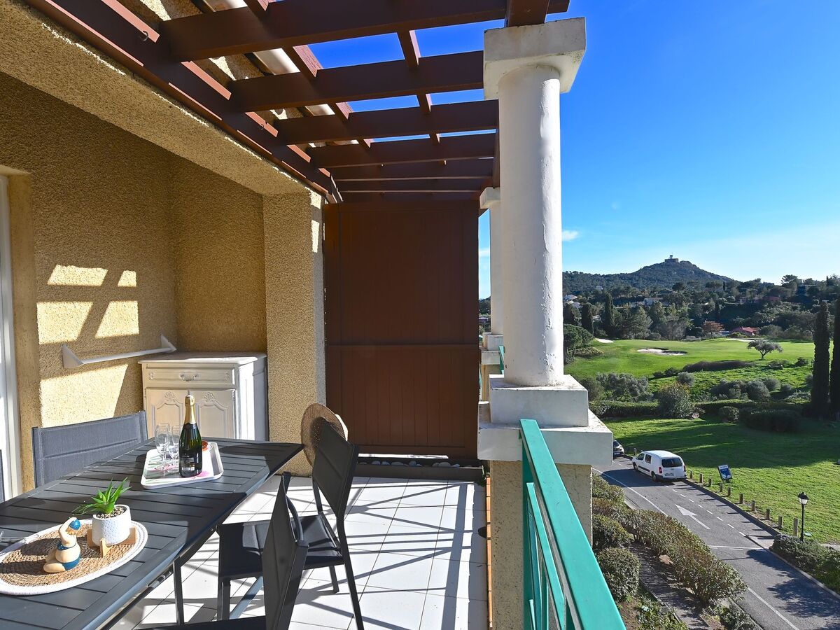 Studio Le Belvédère – Village Cap Estérel, vue montagnes - Photo 1
