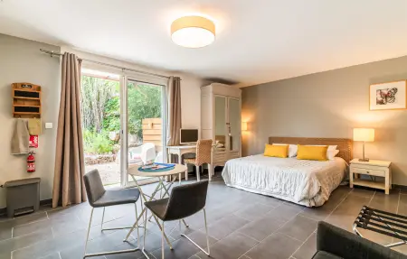 Maison 3 chambres avec piscine chauffée à Saint-Maximin : photo 32