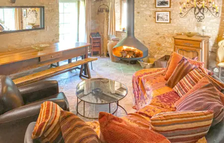 Ancienne ferme rénovée avec jacuzzi privé à Simeyrols : photo 3
