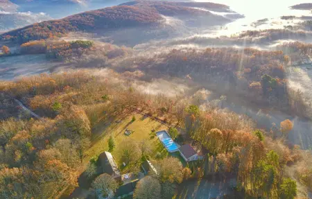Ancienne ferme rénovée avec jacuzzi privé à Simeyrols : photo 8