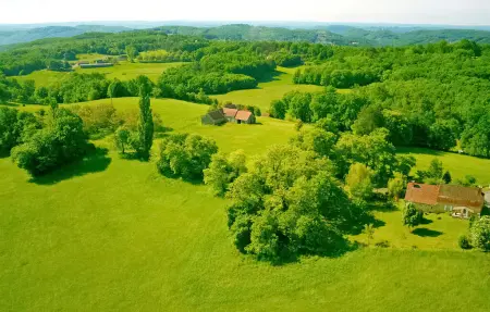 Ancienne ferme rénovée avec jacuzzi privé à Simeyrols : photo 12