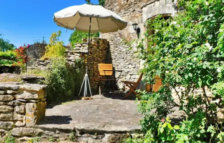 L'Ostalet : maison en pierre pour 2 à Saint Cyprien : photo 7