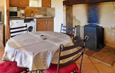 L'Ostalet : maison en pierre pour 2 à Saint Cyprien : photo 12