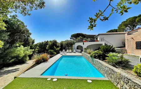 Location maison à Bormes les Mimosas, La Villa Des Coustellines