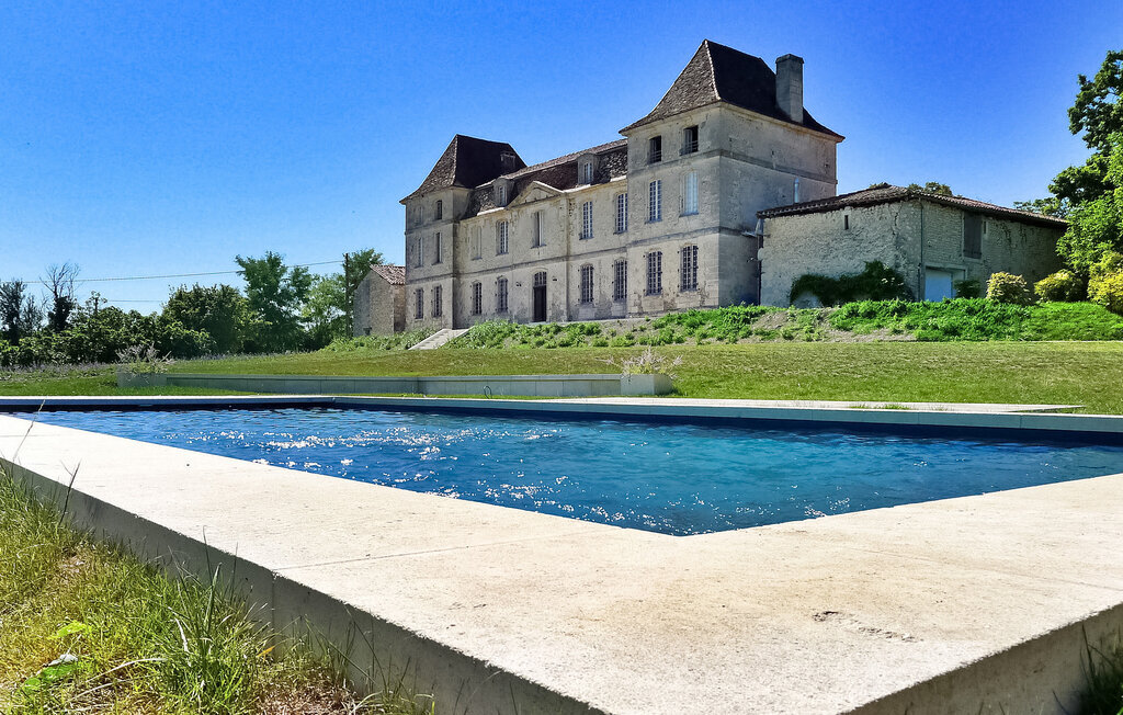 Château du 18e siècle, piscine chauffée, 17 personnes - Photo 1