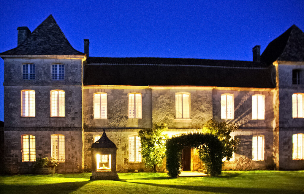 Château du 18e siècle, piscine chauffée, 17 personnes - Photo 9