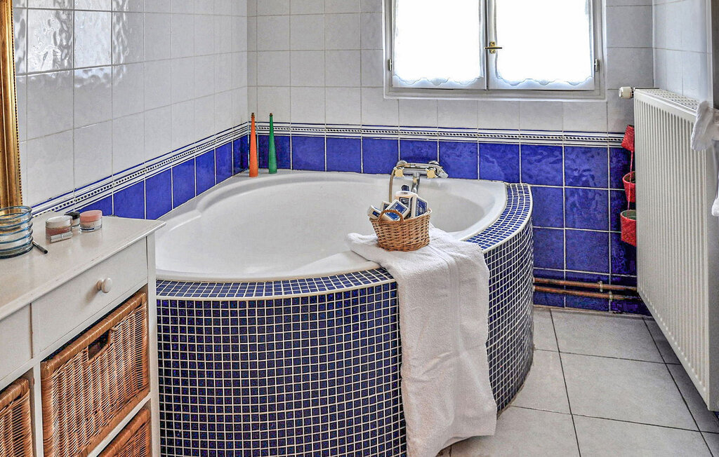 Les Vautes : maison 7 chambres avec piscine et appartement indépendant - Photo 24