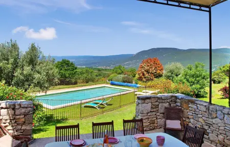 Location maison de vacances à Viens