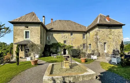 Location maison à Vallières, Chateau De Morgenex