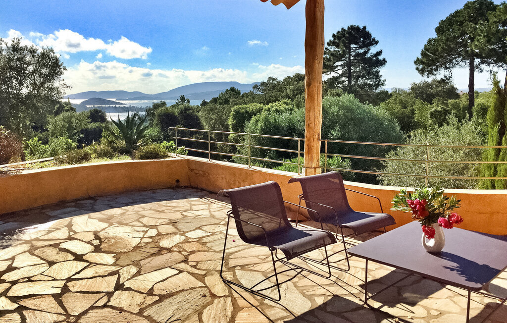 Villa Caéda à Zonza : 8 pers, piscine et vue mer - Photo 1