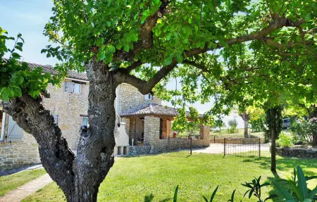 Maison Celine avec piscine à St Sauveur de Cruzière : photo 6