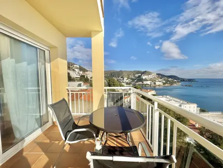 Location appartement à Roses, Bel appartement avec piscine, clim, WiFi et parking à 700m de la plage à Roses