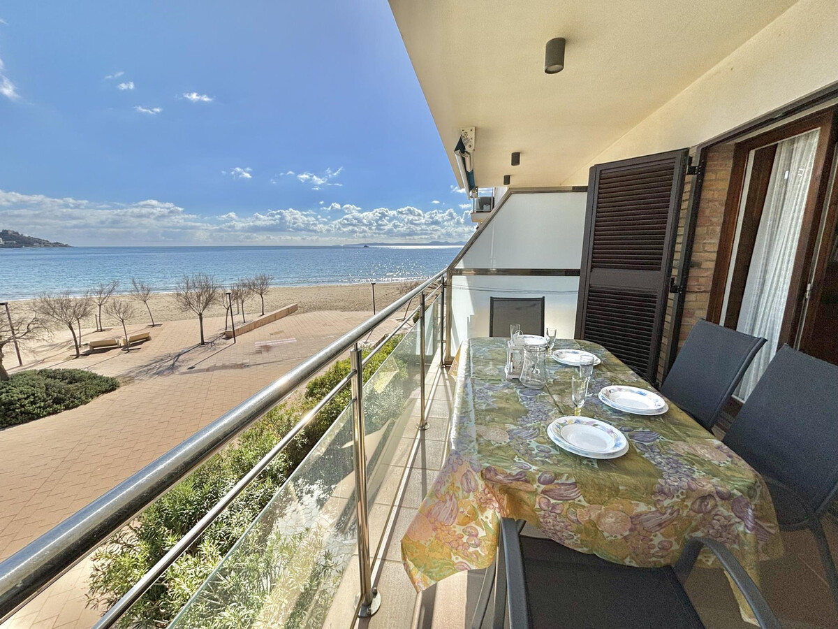 Appartement 3 chambres première ligne de mer à Roses - Photo 19