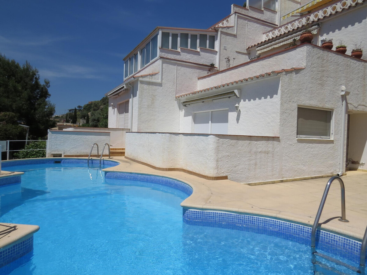 Appartement mer et piscine à Roses, vue Port - Photo 19