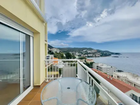 Location appartement à Roses, Bel appartement avec piscine, WiFi, clim et parking à 700m de la plage