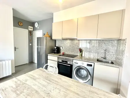 Location appartement à Roses, Appartement confortable à 400m de la plage avec parking et climatisation