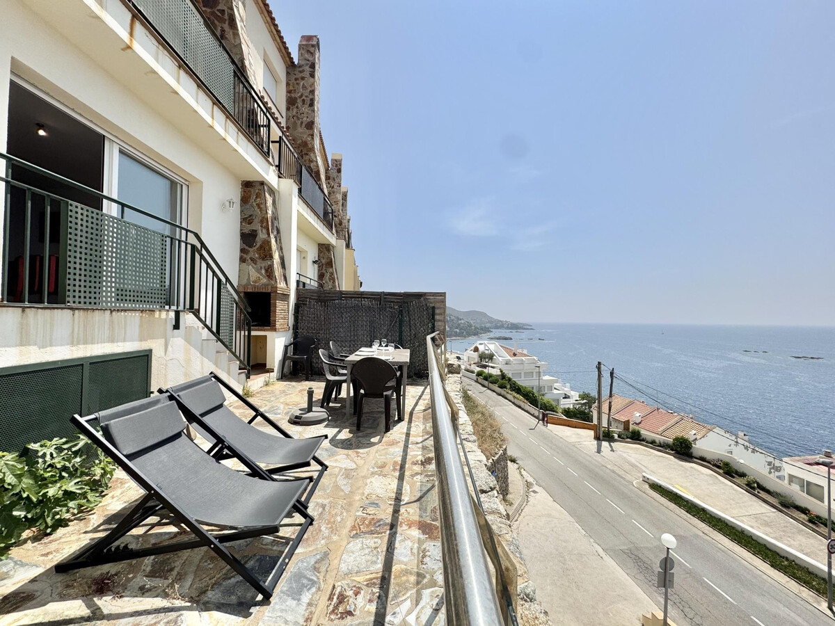 Villa 3 étages Roses, piscine commune, vue mer - Photo 1
