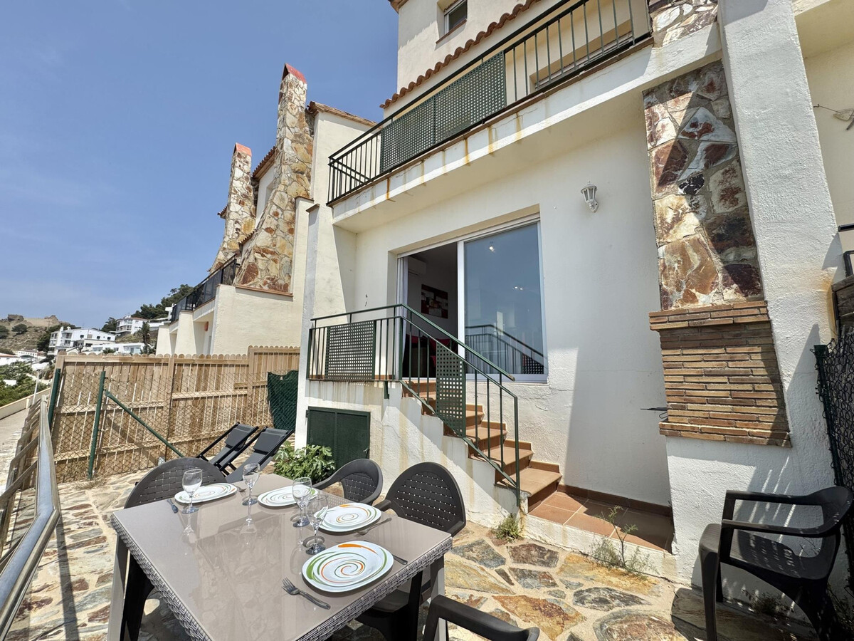 Villa 3 étages Roses, piscine commune, vue mer - Photo 2