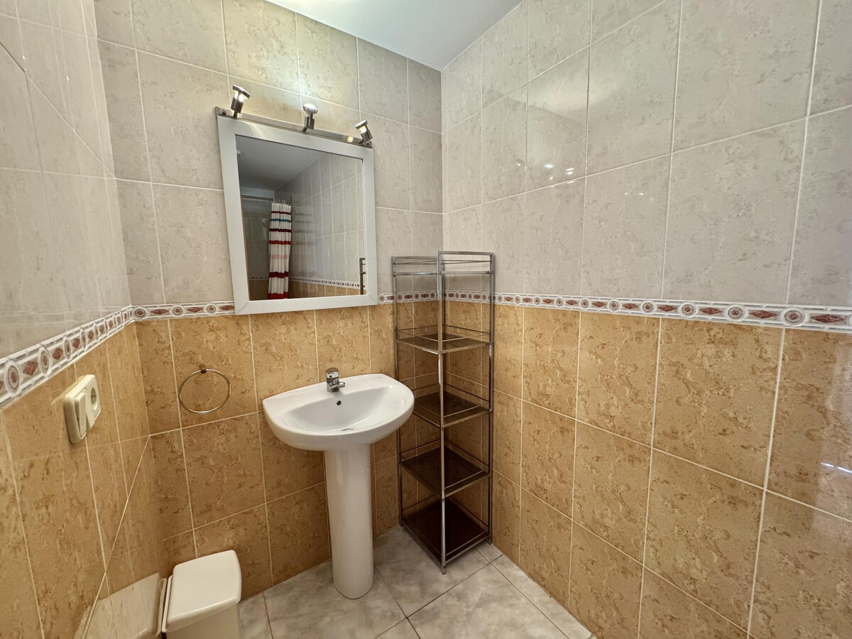 Villa 3 étages Roses, piscine commune, vue mer - Photo 10