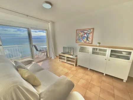 Appartement Roses, terrasse vue baie et piscine : photo 10