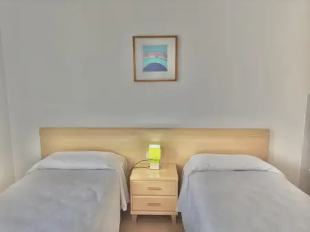 Appartement Roses, terrasse vue baie et piscine : photo 16