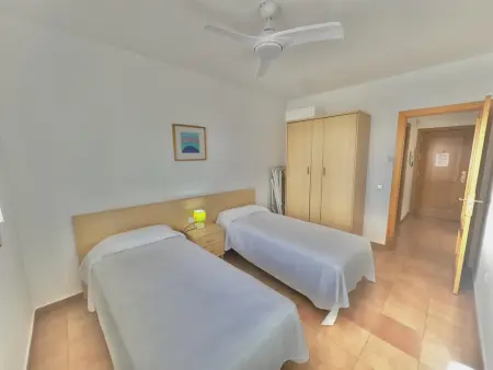 Appartement Roses, terrasse vue baie et piscine : photo 17