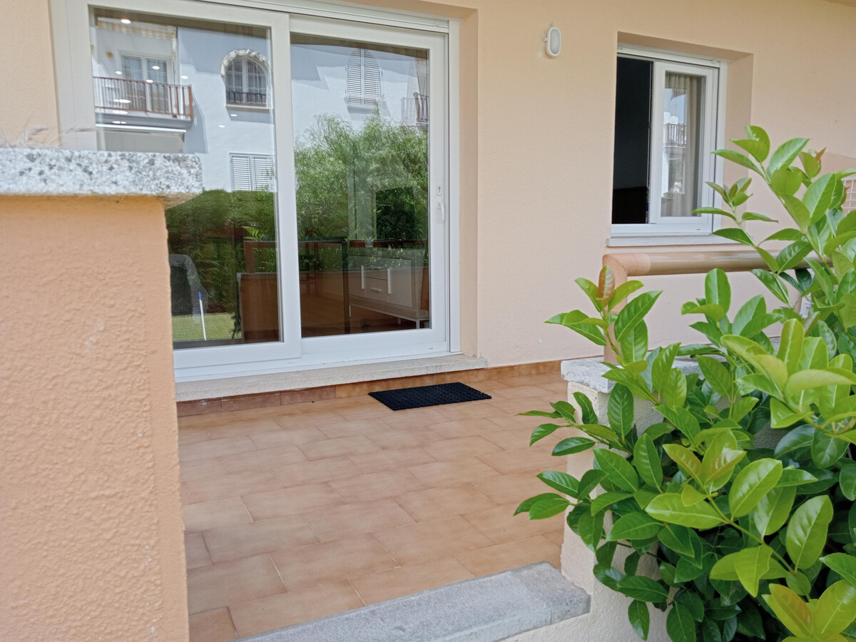 Appartement 2 chambres à l'Escala, piscine et garage - Photo 17