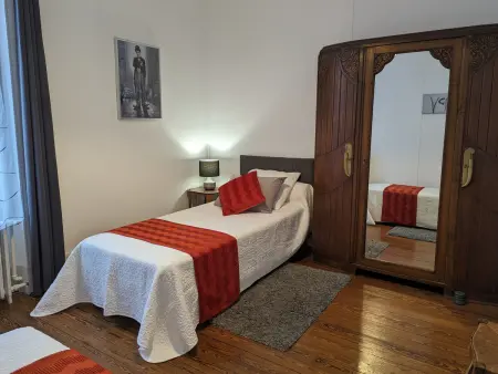 Gîte familial 6 pers., cour privée à La Neuville-sur-Essonne : photo 9