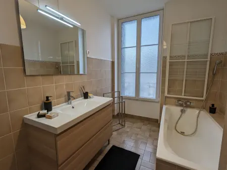 Gîte familial 6 pers., cour privée à La Neuville-sur-Essonne : photo 15