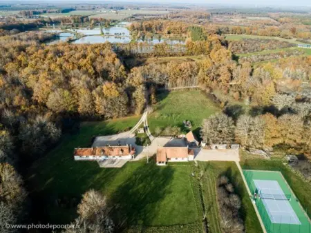 Location gite à Jouy le Potier, Évasion en Sologne : Gîte PMR, Billard, Tennis & Nature Proche Châteaux de la Loire