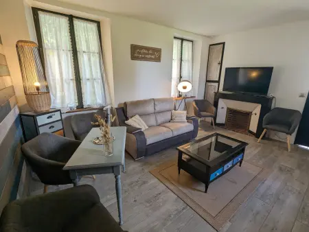 Location gite à Château Renard, Maison lumineuse avec jardin privé - Idéale pour famille, amis ou séjour pro - Centre historique