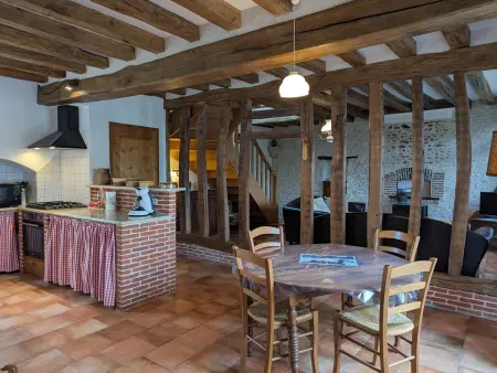 Gîte rural du XVIIè s. à Lorcy, terrasse privée : photo 3