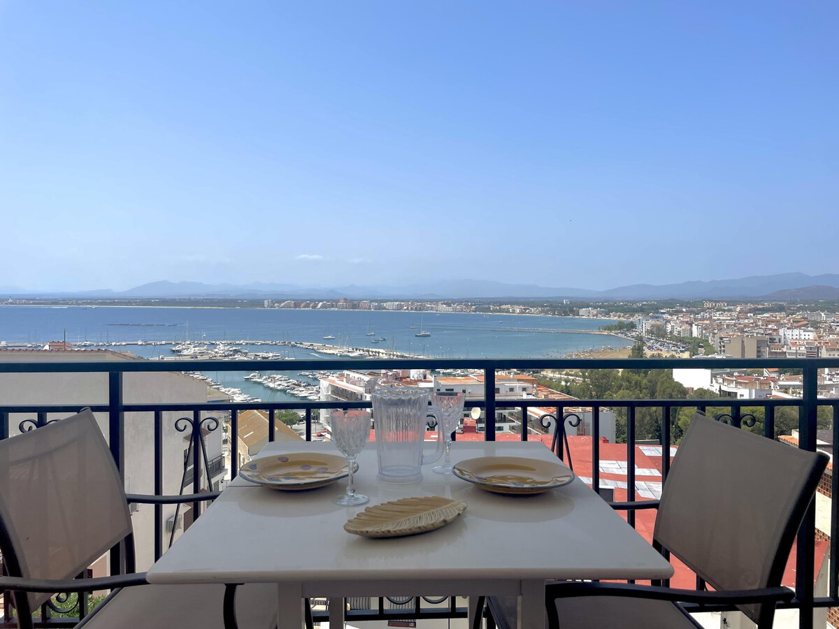 Appartement Roses, terrasse sud, 2 chambres, 500m plage - Photo 1