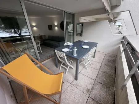 Appartement 2 pièces rénové et climatisé à 50 m de la plage, Port Camargue : photo 3