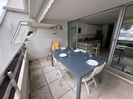 Appartement 2 pièces rénové et climatisé à 50 m de la plage, Port Camargue : photo 4